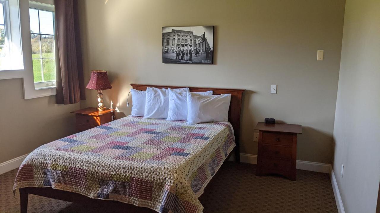 The Meadowlark Inn East Springfield Екстер'єр фото