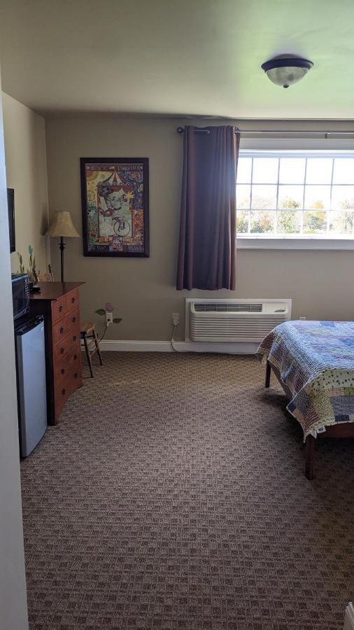 The Meadowlark Inn East Springfield Екстер'єр фото